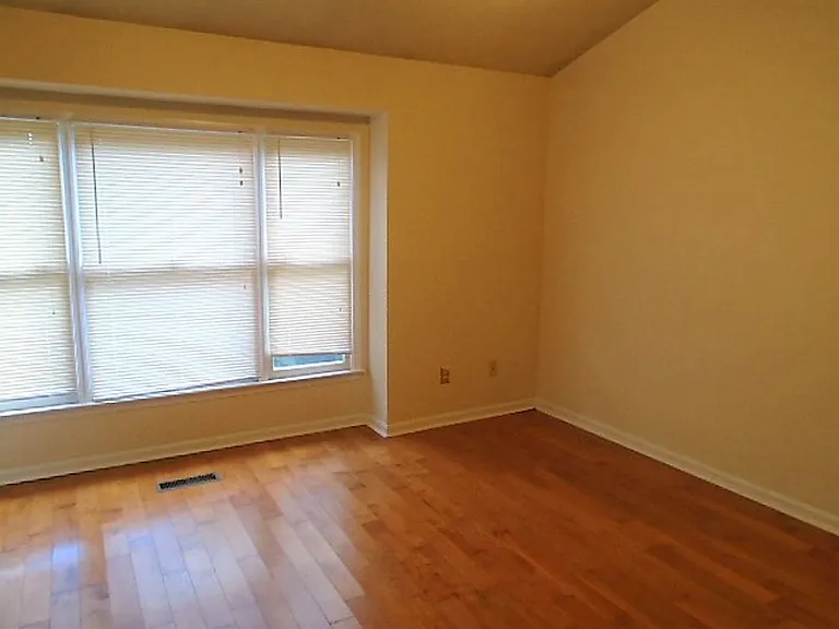 1211 S Linwood Ave — Photo 5