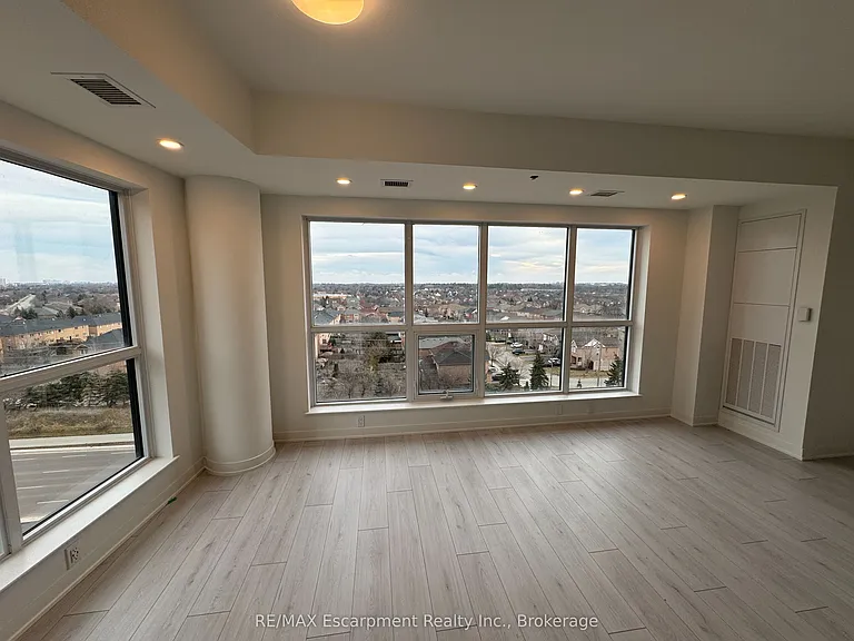 405 Dundas St W #721 — Photo 9