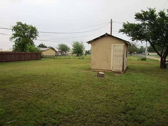 4th image of 800 N Powers St