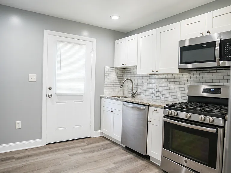 503 Wyeth St — Photo 8