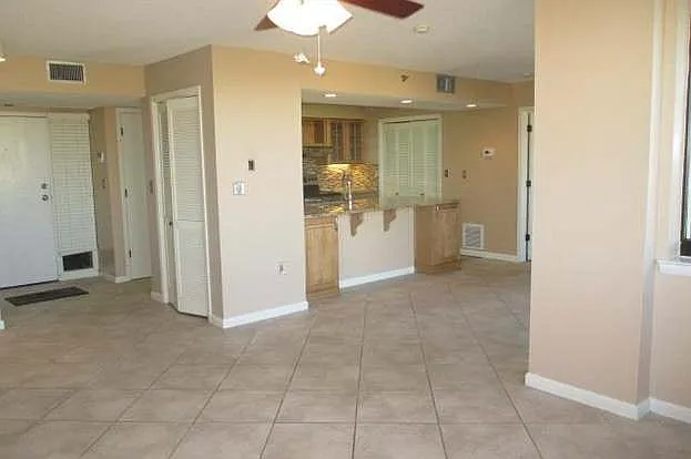 402 Port Royal Way — Photo 46