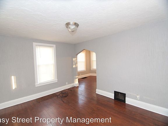 3rd image of 133 15th Ave
