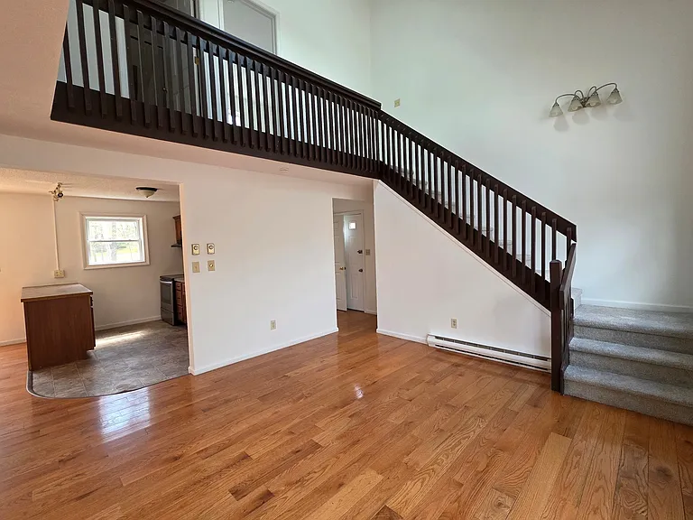 362 Somerset Dr — Photo 5