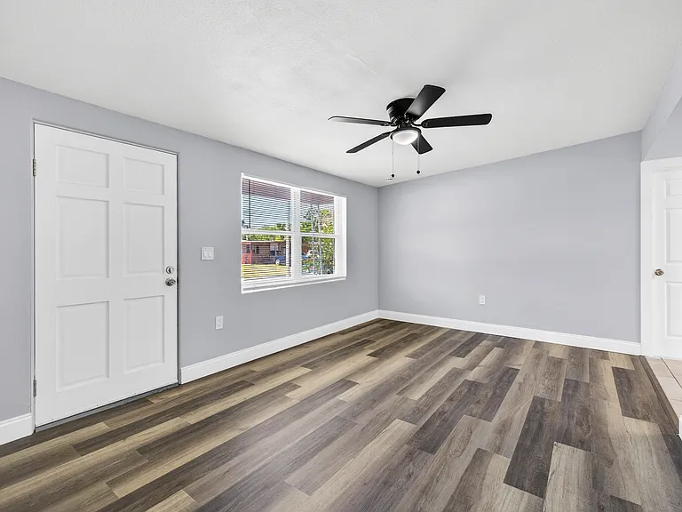 7125 Seward Dr — Photo 5