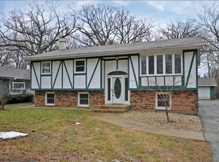 3009 W Lincoln Rd, McHenry, IL 60051