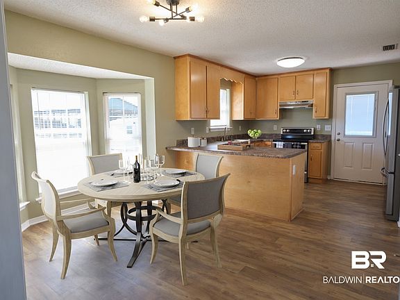4th image of 27476 Pecan Ln