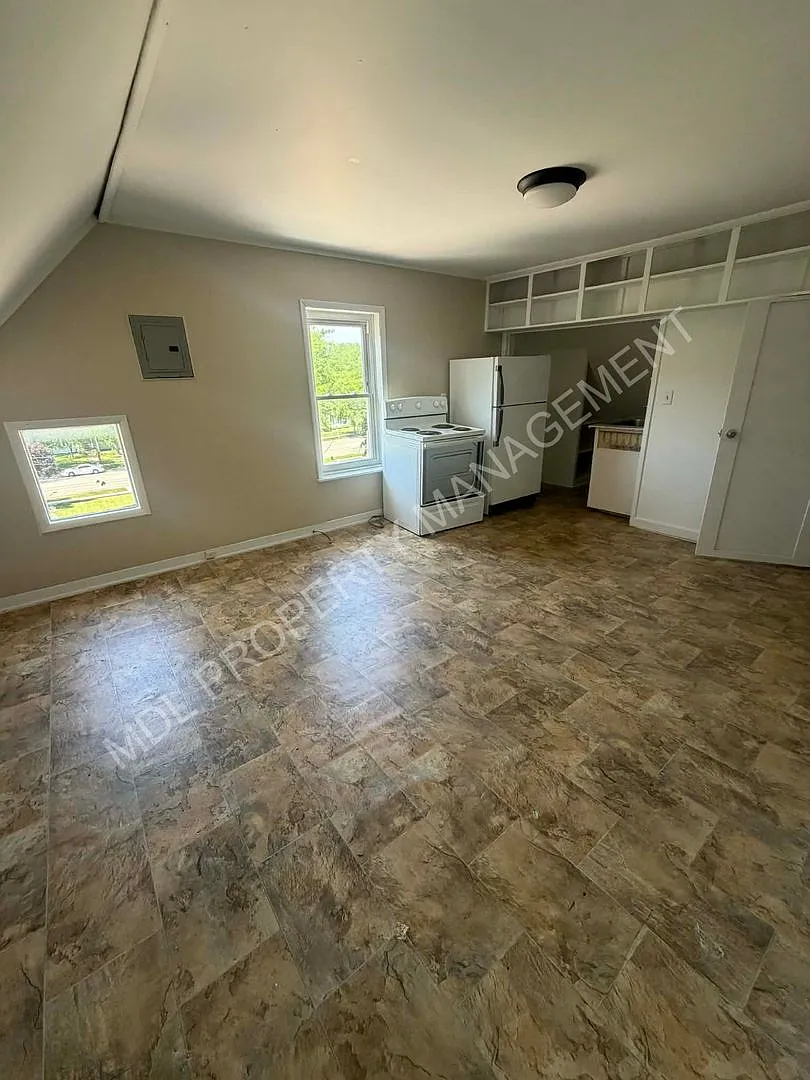 727 N Hamilton Street — Photo 2