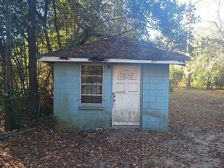 304 Wells Ave — Photo 7