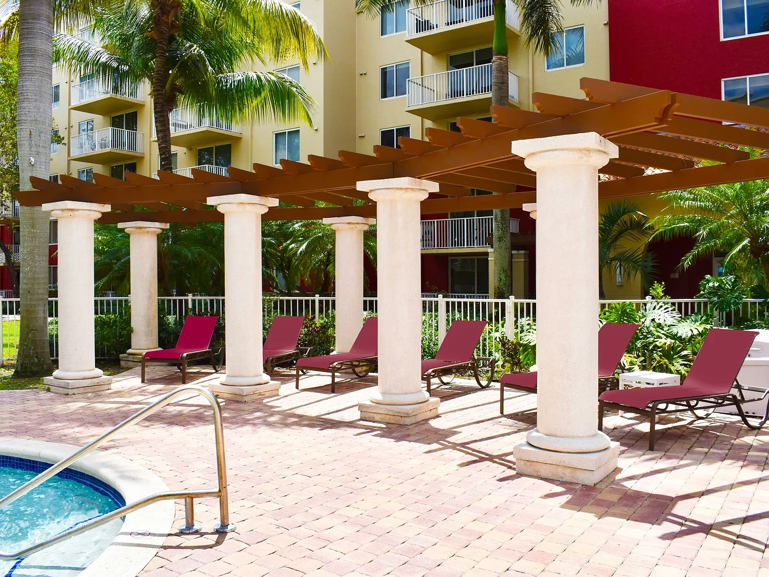 Country Club Towers — Photo 4