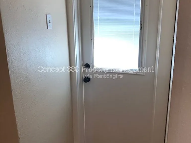 1144 E Appleton St #1 — Photo 28