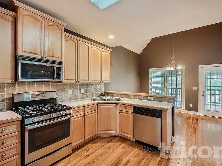 1231 Brentwood Ct — Photo 7