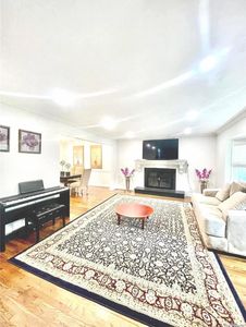 51 Stuart Drive, Syosset, NY, 11791