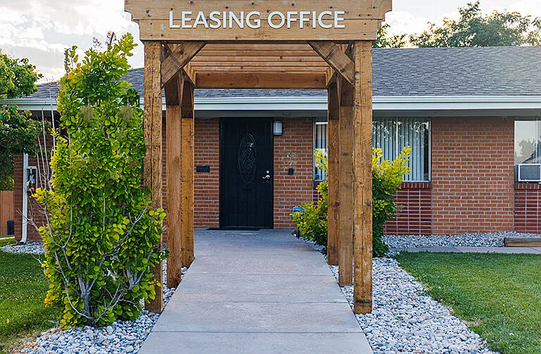 Bella Vista Apartments — Photo 20