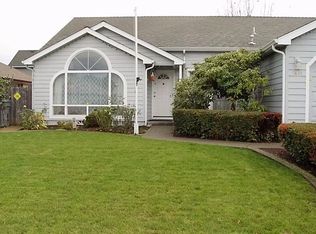 1835 SW Topaz Ln, Grants Pass, OR 97526