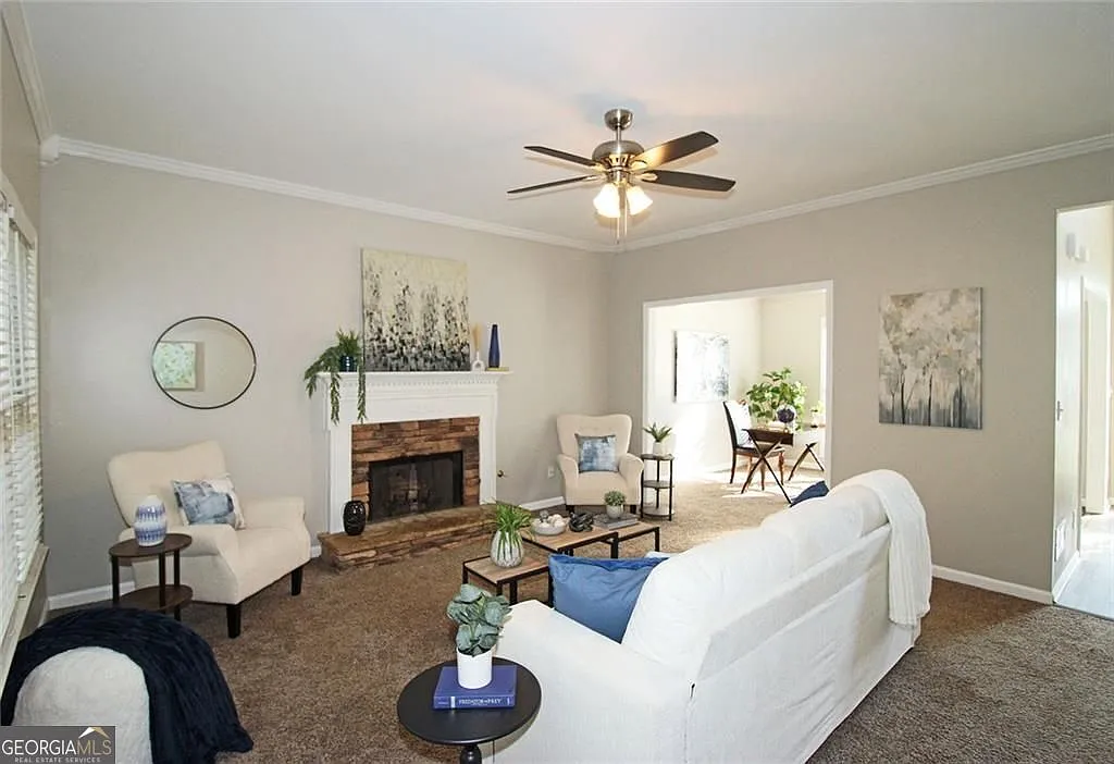 5 bed, 3.5 bath, 4097 sqft, $2,850 — Photo 2