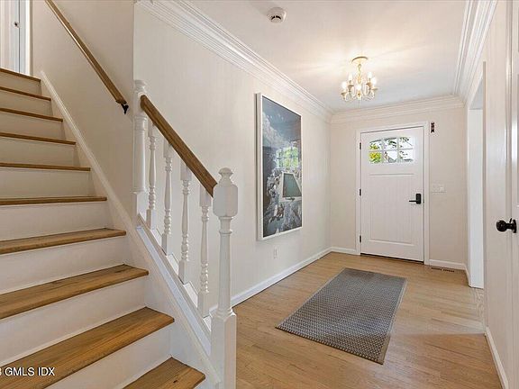 2nd image of 5 Sunshine Ave