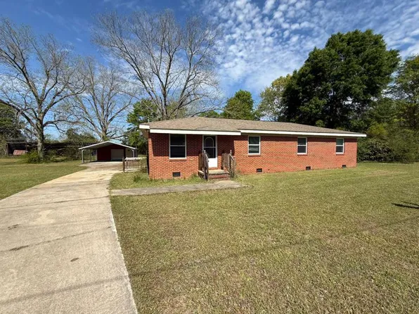1439 Peacock Rd, Webb, AL 36376