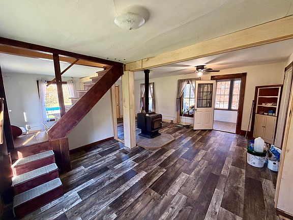 3rd image of 11 Pepper Hill Rd