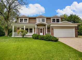 23W410 Woodcrest Ct W, Naperville, IL 60540