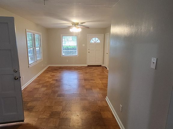 3rd image of 663 Merritt Dr