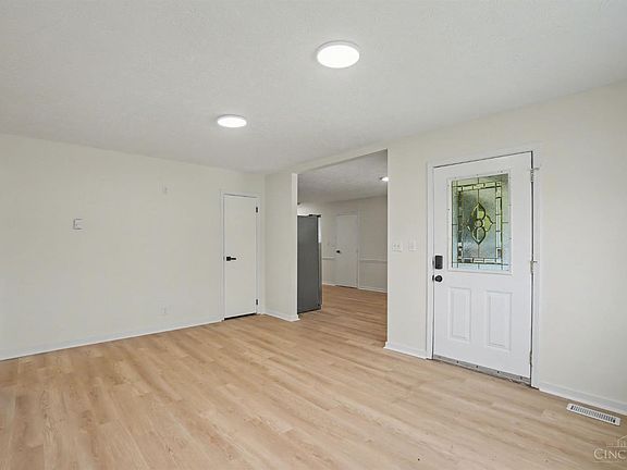 5th image of 870 Marty Lee Ln