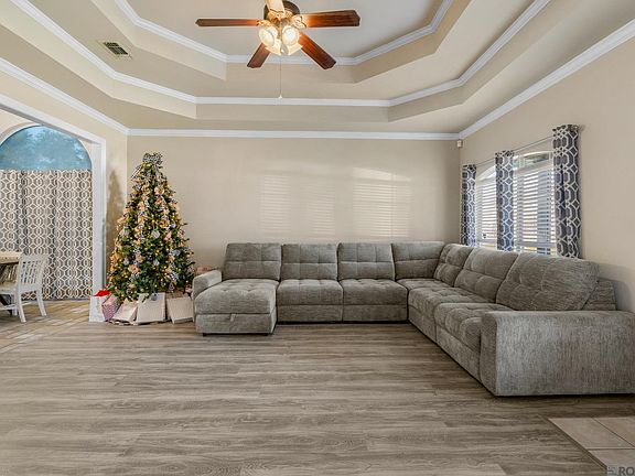 4th image of 8114 Versailles Dr