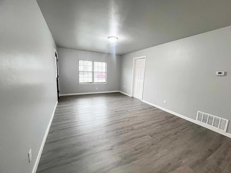 3133 NW 32nd St — Photo 3