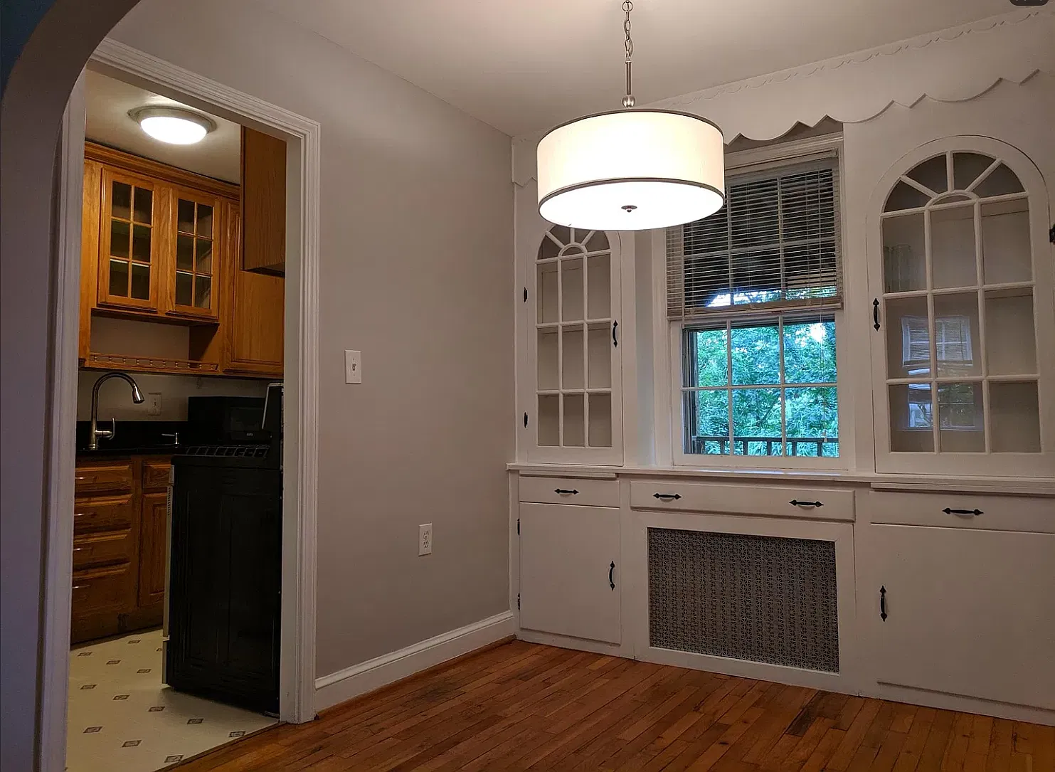 2 bed, 850 sqft, $3,050 — Photo 4