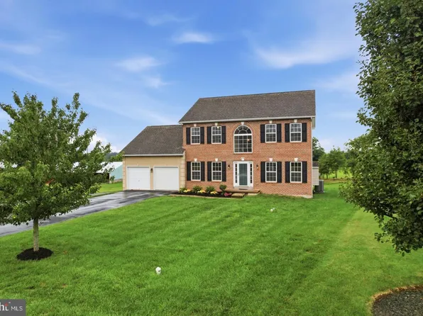 318 Elmwood Ln, Telford, PA 18969
