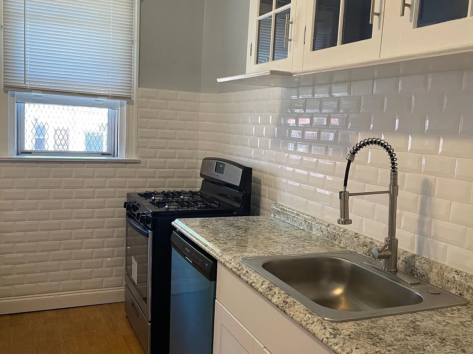 4 bed, 1724 sqft, $3,000 — Photo 2