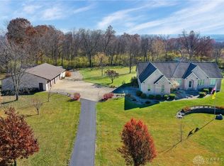 4222 Country Green Ln, Trenton, OH 45067