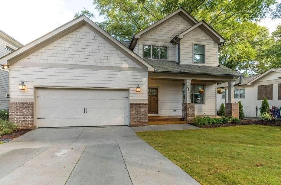 5 bed, 2.5 bath, 2324 sqft, $3,800 — Photo 1