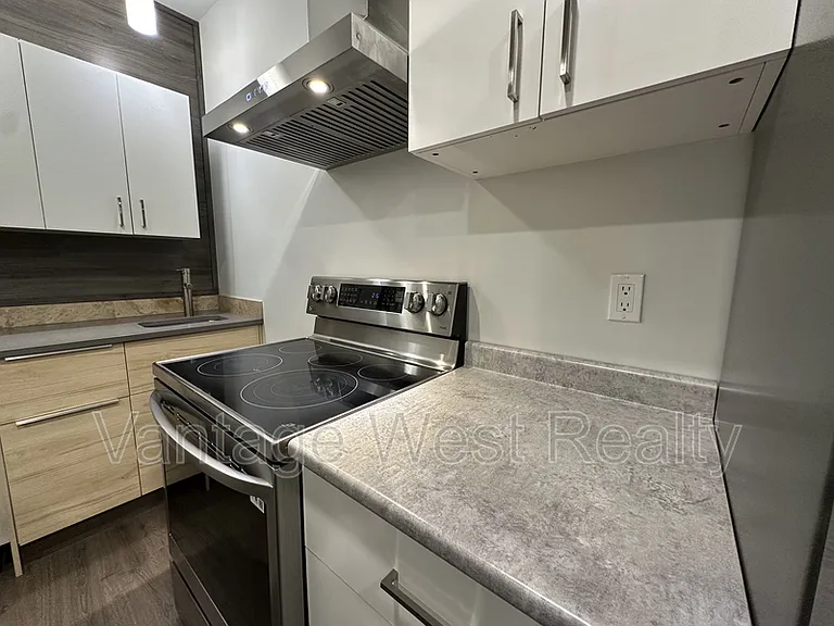 889B Mount Ida Dr — Photo 4