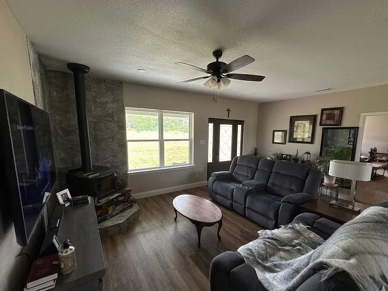 1449 County Road 4131 — Photo 5