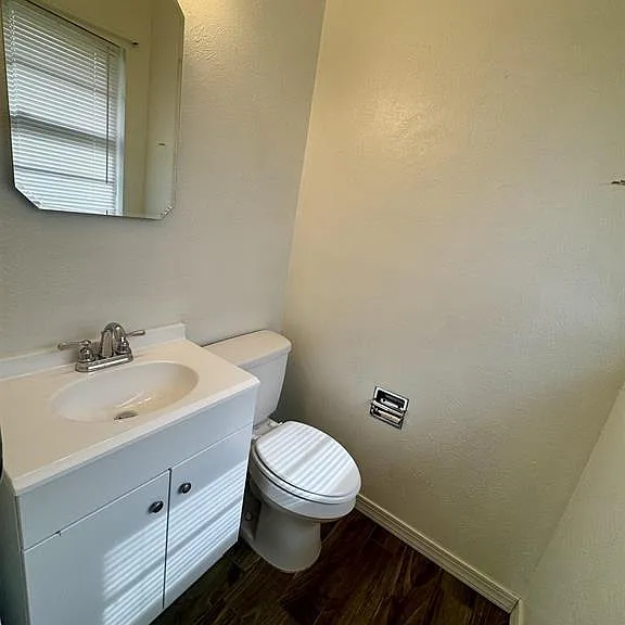 1504 Red Fox Rd — Photo 10