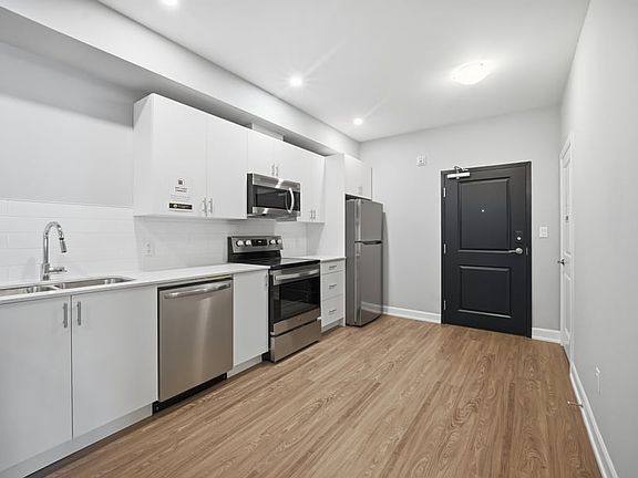3rd image of 2396 Cleroux Cres #108