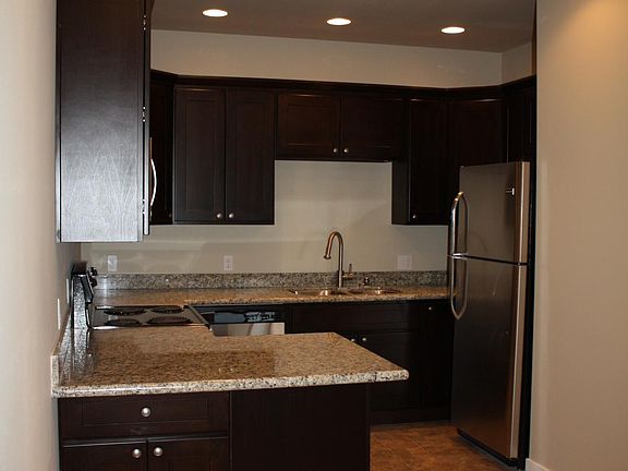 4th image of 630 N Trafton St APT F