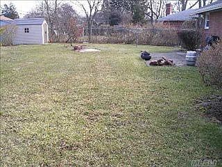1st image of 835 Center Dr