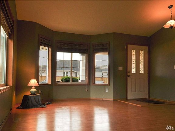 5th image of 2513 177th Street Ct E