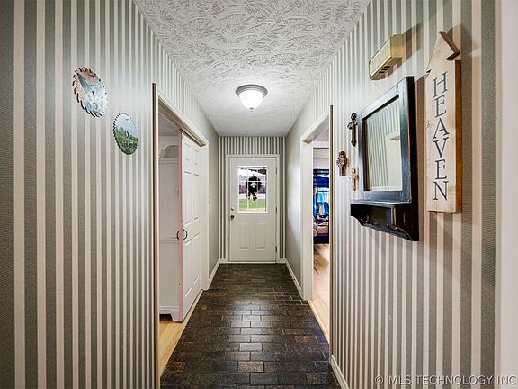 5th image of 14904 Smith Cir