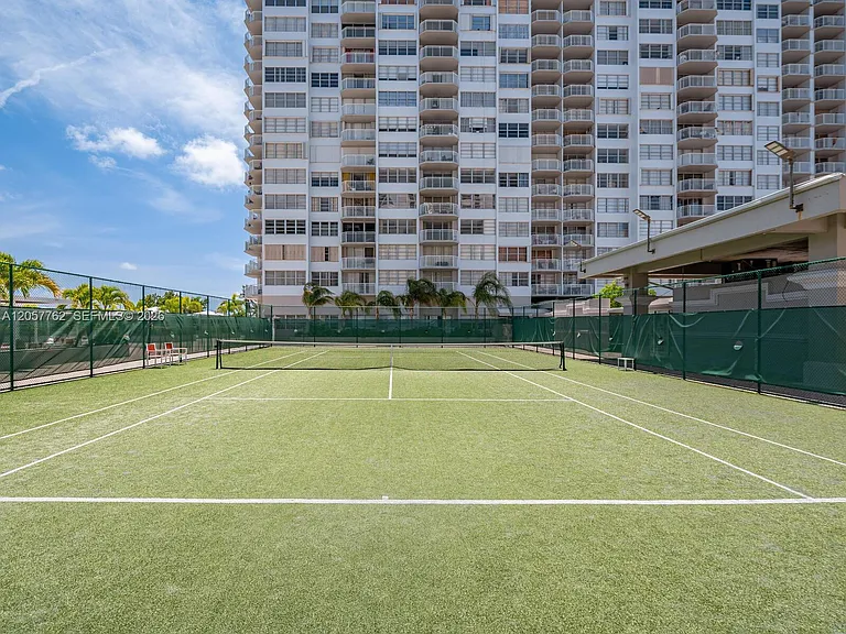 18071 Biscayne Blvd #603 — Photo 27