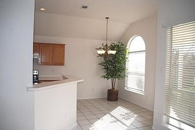 4th image of 1618 Brittany Ln