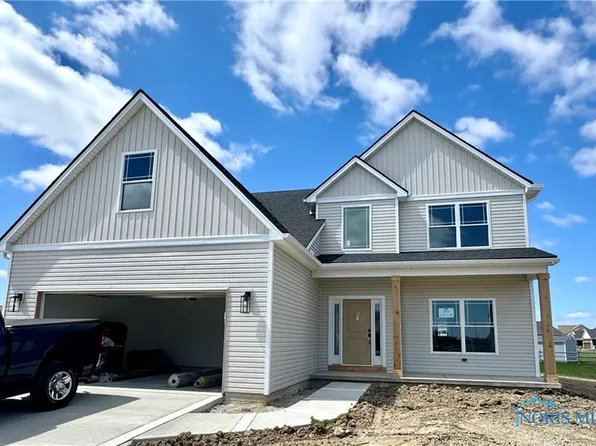 222 Avilyn Ln, Oregon, OH 43616