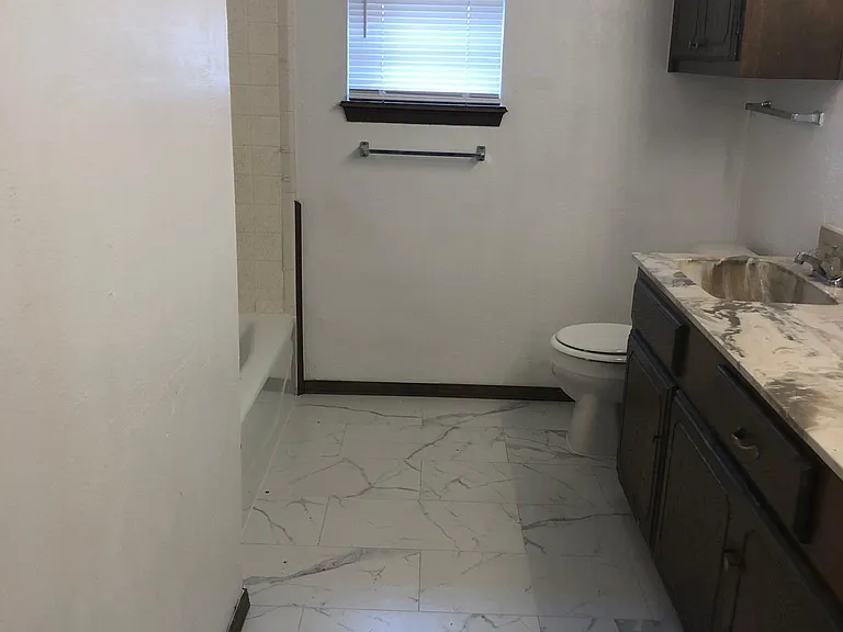 9909 S Hillcrest Dr — Photo 9