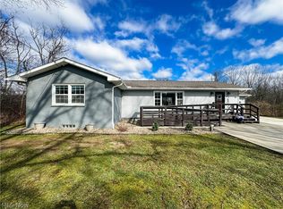 2857 Maco Dr, Barberton, OH 44203