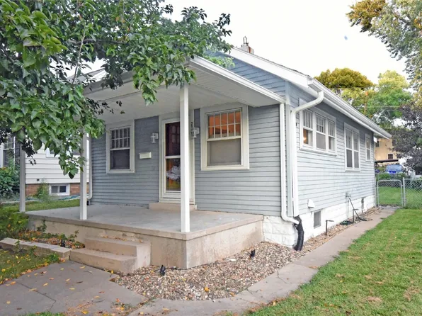 2121 E Ave NE, Cedar Rapids, IA 52402