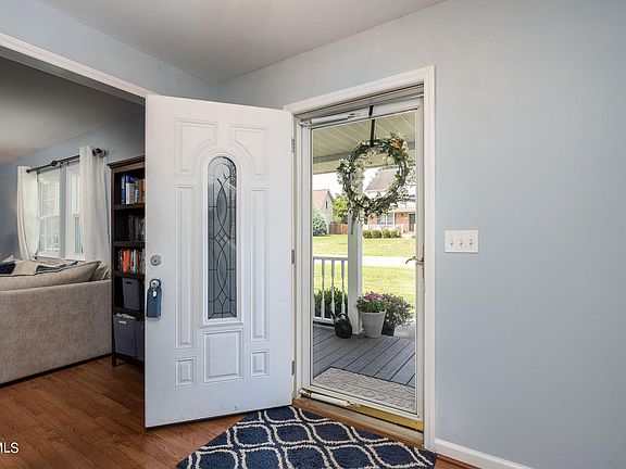 5th image of 4134 Bradford Ln