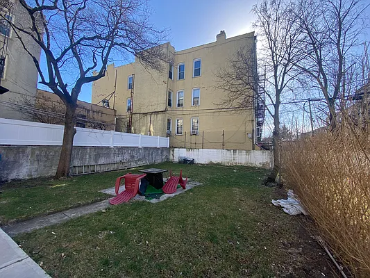 Rented by NY Space Finders Inc. | media 22