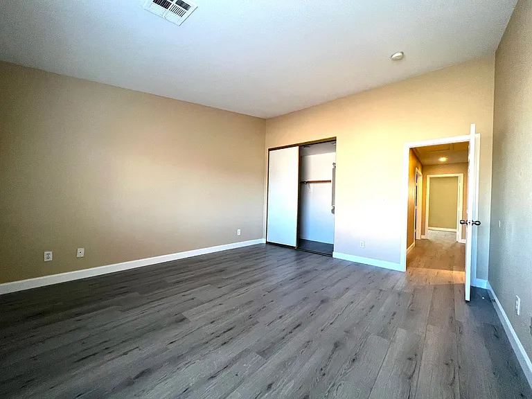 5555 Leaning Oak Ave — Photo 16