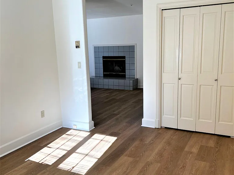 3100 Fergusson Ln — Photo 5